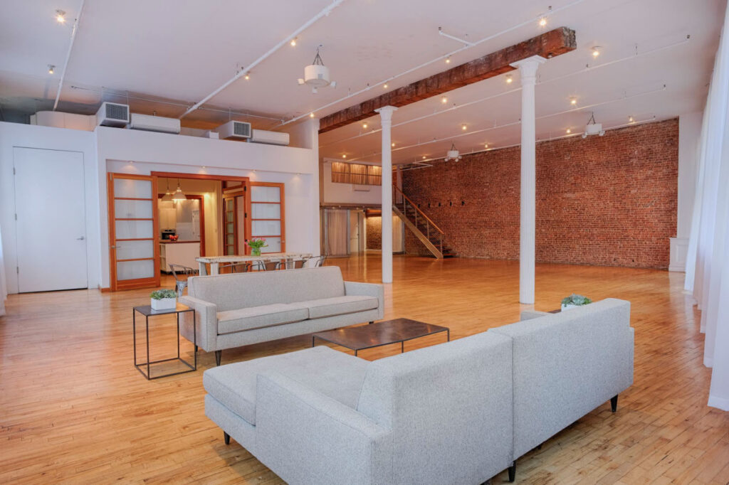 661ed477490eb_Home Studios 13