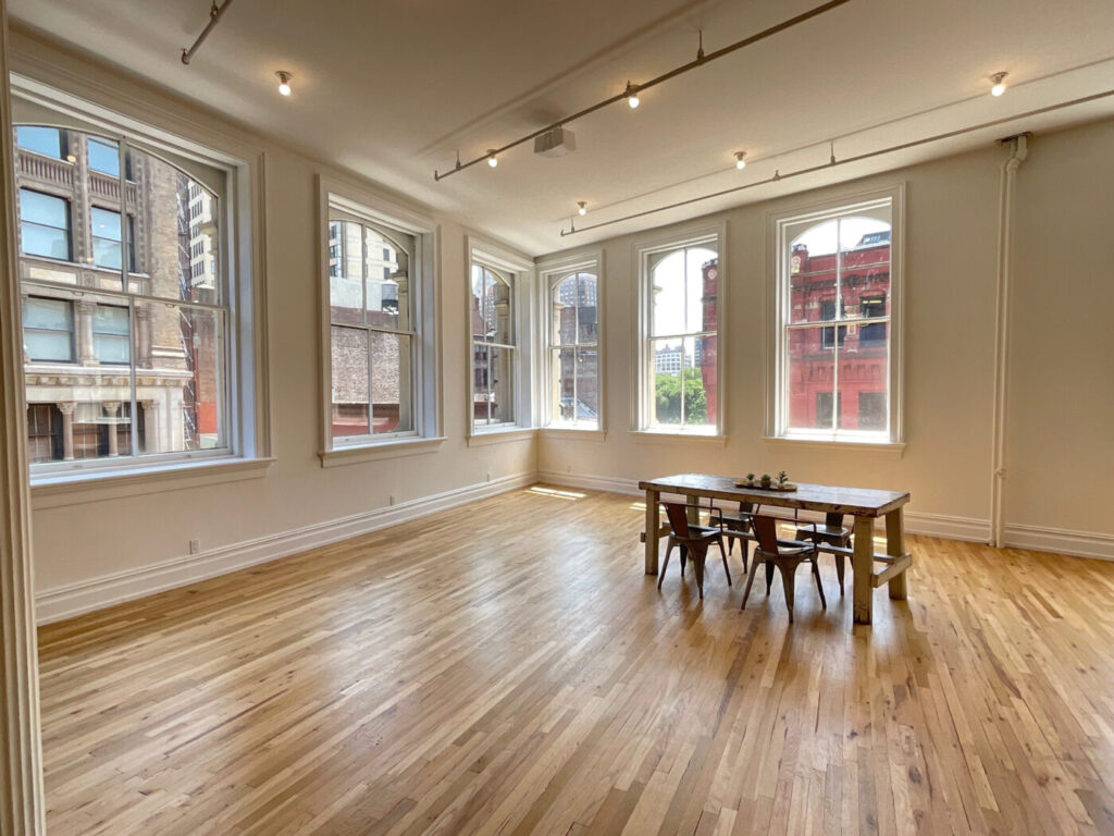 66292e078422b_Studio_300016