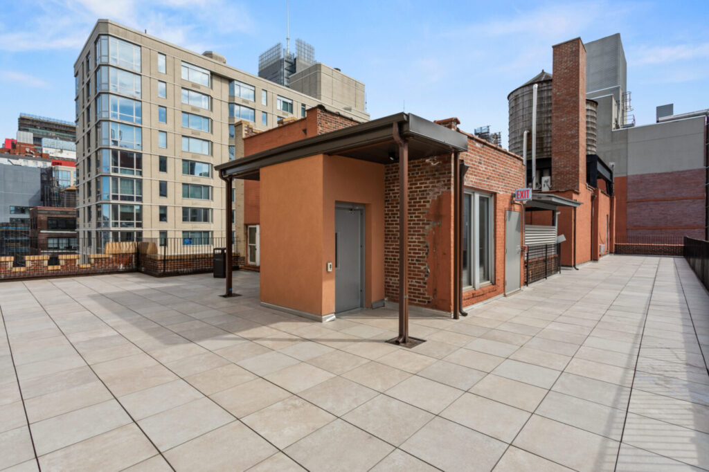 6643d60e3cb3b_342West37thStreet-8