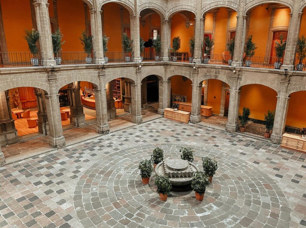 ad21edc4d3134258a121d36f774c1703_LARGE