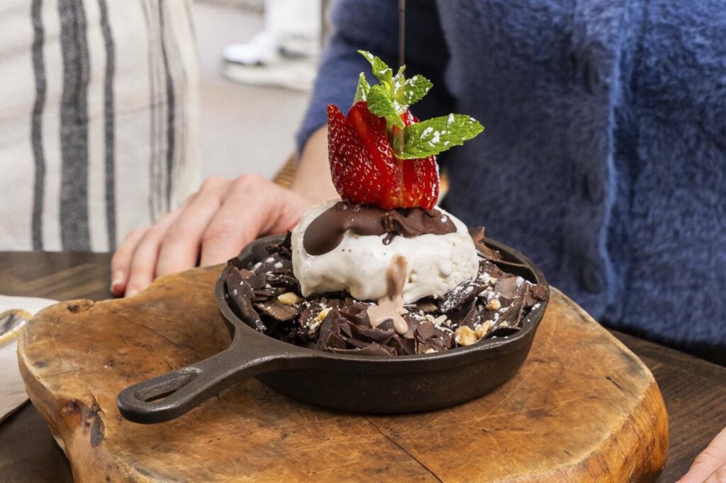 Ayza-Wine-_-Chocolate-Bar-Manhattan-NYC-Courtesy-4